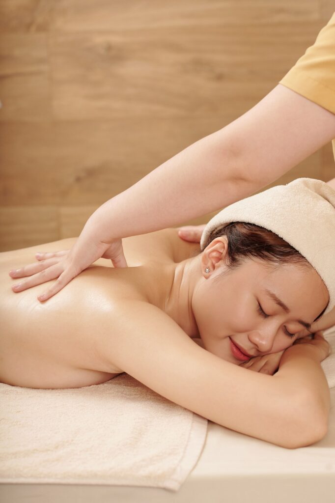 Relaxing spa massage